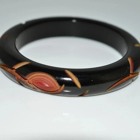 Carved Bakelite Bracelet - Picture 2 of 6